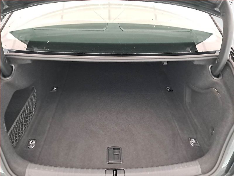 Audi A6 (2019) S line 40 TDI - fotka 14 z 16