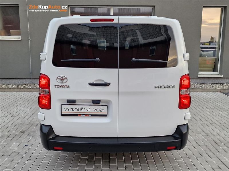 Toyota ProAce Verso 2.0 D-4d 140k L2 106kW - fotka 9 z 45