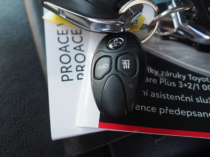 Toyota ProAce Verso (2021) VIP L1 Webasto 2.0 D 130 kW 8A - fotka 43 z 44