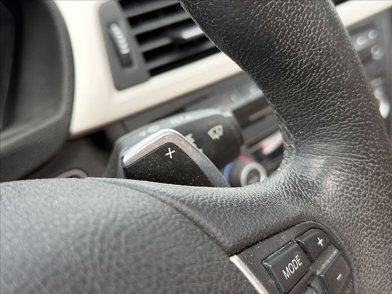 BMW Řada 3 2,0 XDRIVE NAVI,LED,PANO,DPH - fotka 21 z 39