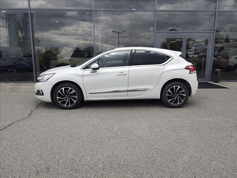DS Automobiles DS4 2,0   Sport - Chic 2,0HDI 133k - fotka 4 z 16