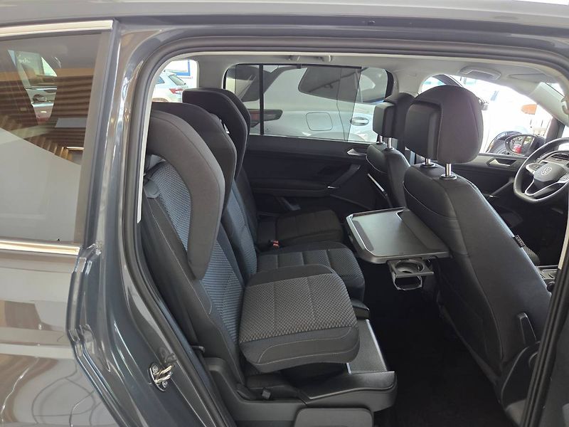 Volkswagen Touran (2026) 1.5 TSI DSG 7míst PEOPLE - fotka 27 z 34