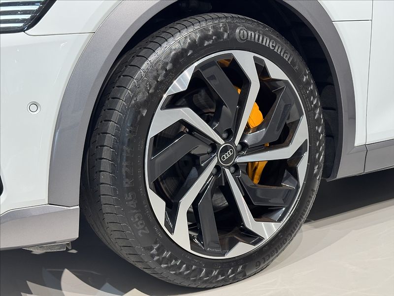 Audi e-tron S-Line Digital LED Záruka - fotka 9 z 49