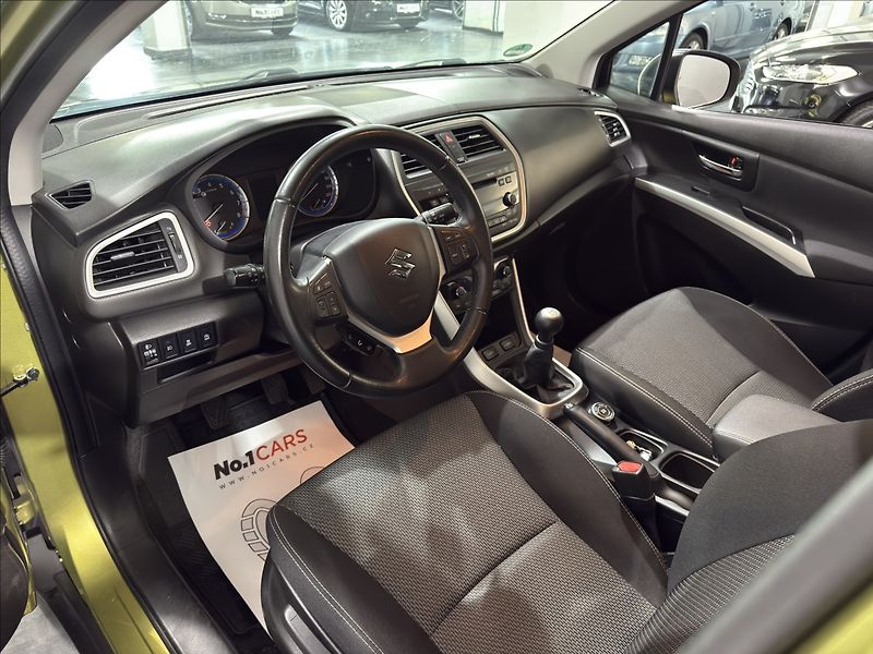 Suzuki SX4 S-Cross 1,6   VVTi 4X4 KEY-LESS VÝHŘEV - fotka 7 z 38