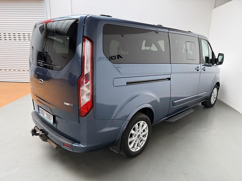 Ford Tourneo Custom 2.0 EcoBlue mHEV 96kW L2 Titan - fotka 4 z 11