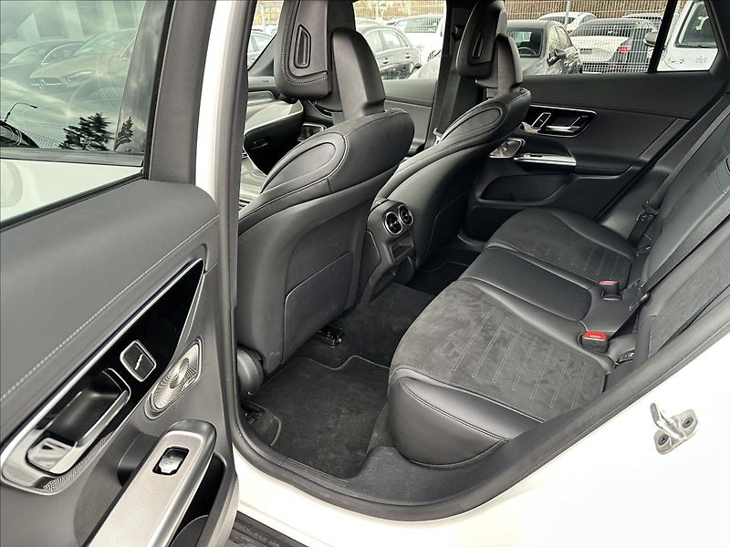 Mercedes-Benz GLC 300 de 4MATIC AMG linie - fotka 11 z 13