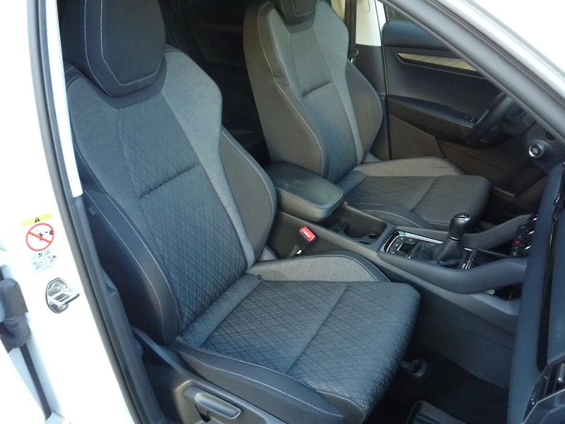 Škoda Karoq (2023) 2,0TDi 85kW STYLE Plus - fotka 20 z 26