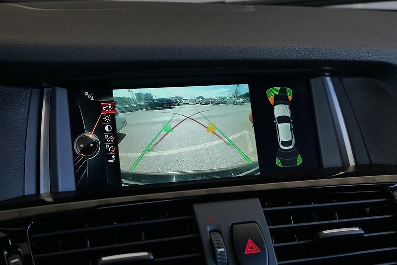 BMW X4 - fotka 19 z 23