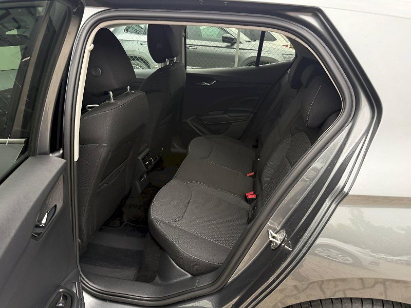 Škoda Fabia (2025) 1.0 TSI 85 kW DSG TopSelection - fotka 9 z 21