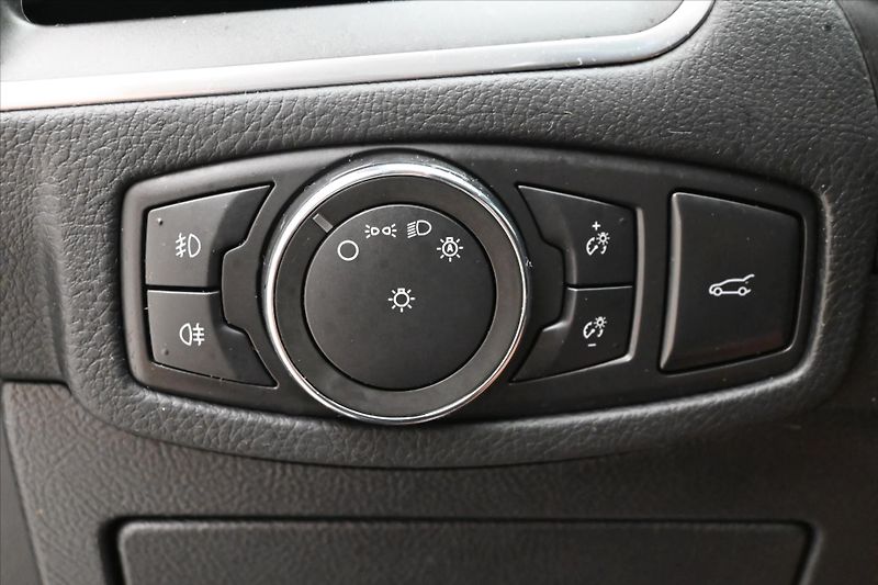 Ford S-MAX 2,5 Hybrid 140 kW AT Záruka až - fotka 25 z 30