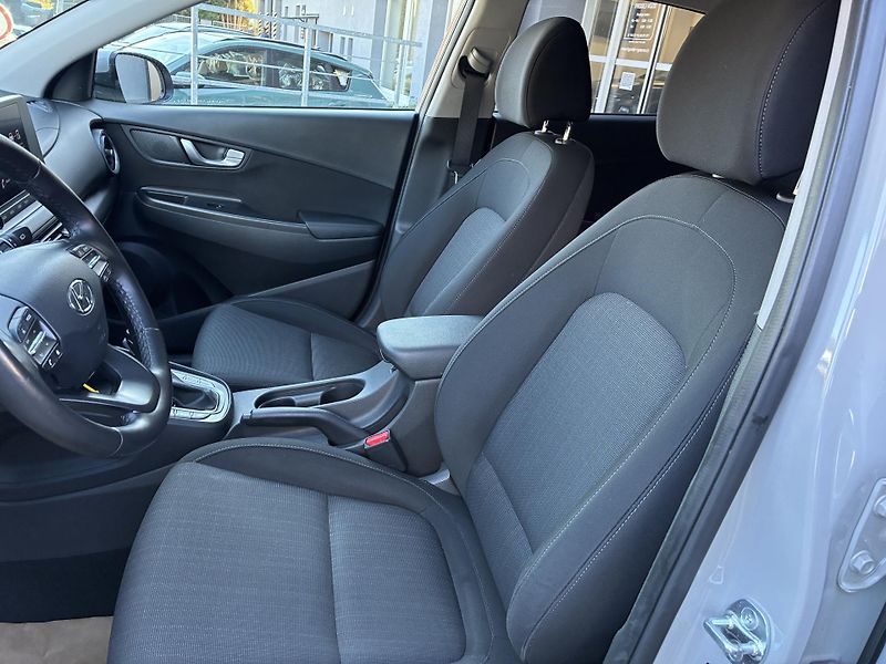 Hyundai Kona 1.0T-GDi 88kW SMART AUTOMAT - fotka 10 z 32