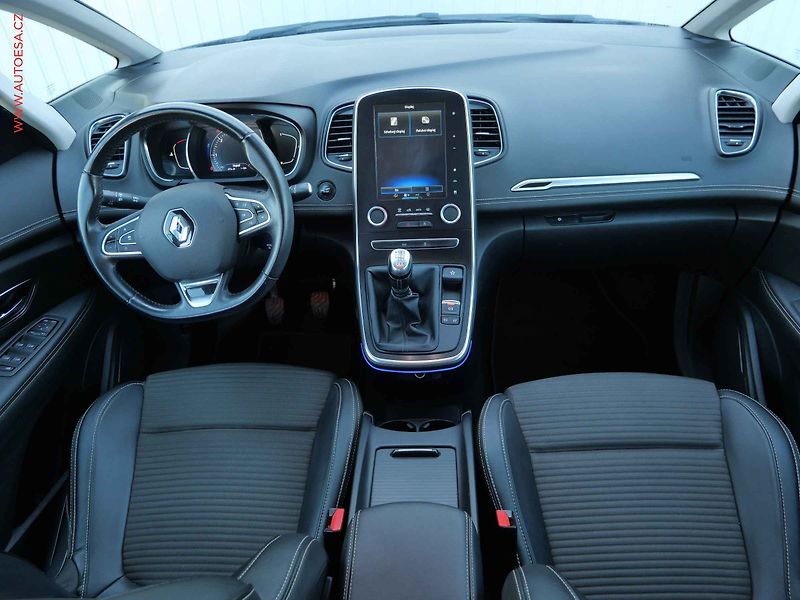 Renault Grand Scénic (2018) 1.5 dCi, Intense, navi, TZ - fotka 8 z 26