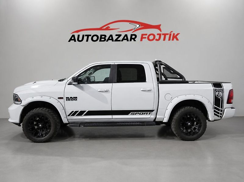 Dodge RAM 1500 (2018) 5.7 HEMI V8 Sport Crew Cab 4×4 - fotka 4 z 24