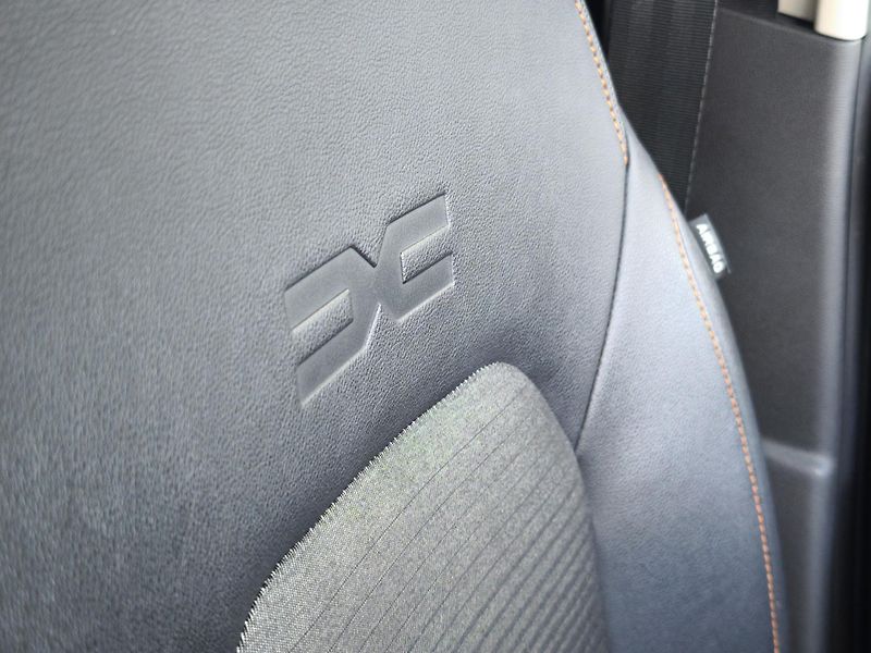 Dacia Duster 2023 ČR TCe 100 ECO-G Extreme - fotka 17 z 35