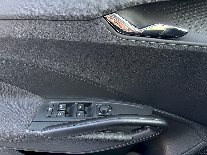 Škoda Fabia (2025) 1.0 TSI / 70 kW / SELECTION - fotka 14 z 32