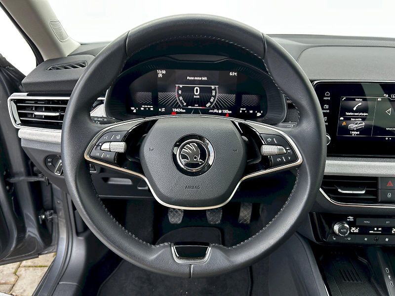 Škoda Kamiq (2024) 1.0 TSI 85kW MP6 Top Selection - fotka 7 z 35