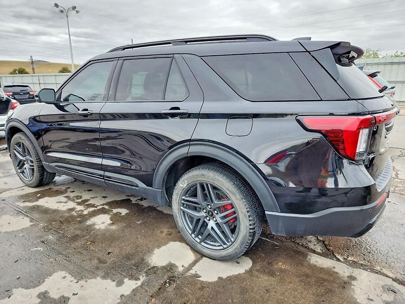 Ford Explorer (2024) ST-LINE - fotka 3 z 12