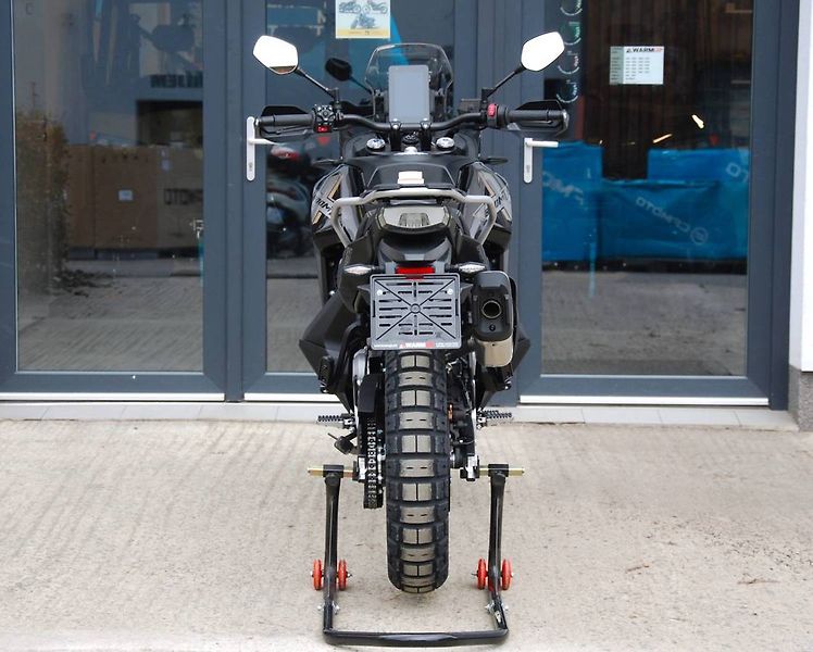 CFMOTO 800 MT (2026) 800MT-X Black - fotka 8 z 20