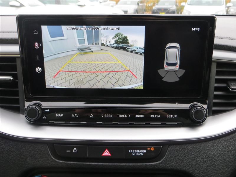 Kia Ceed 1,5 T-GDI 118kW SW Top AUT ČR - fotka 16 z 26