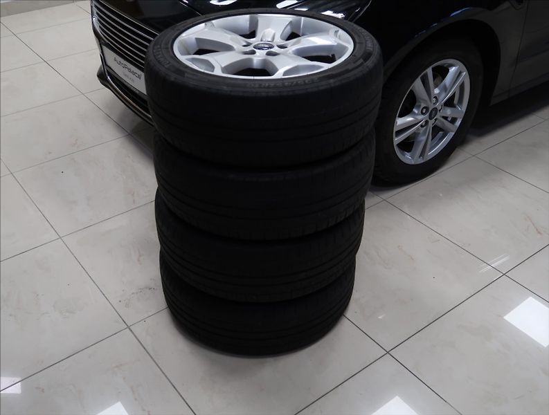 Ford S-MAX 2,0 EcoBlue NAVI KAMERA VÝHŘEV - fotka 8 z 46