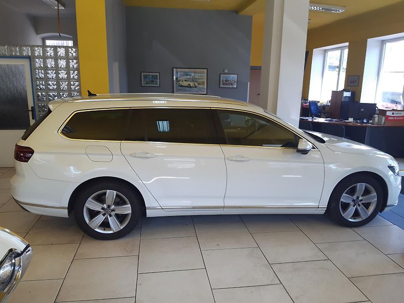 Volkswagen Passat 2.0 TDI COMBI NAVI LED APP  - fotka 7 z 28
