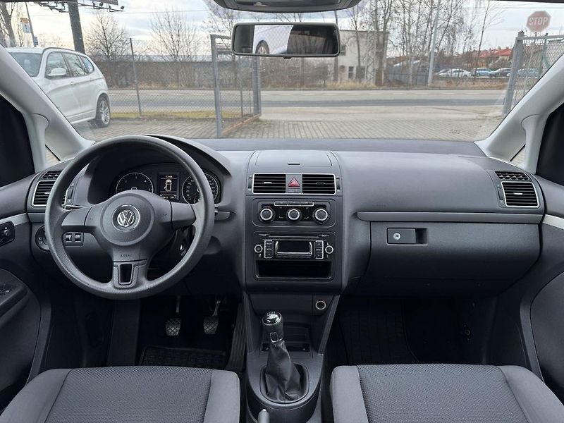 Volkswagen Touran 1.6 TDI 77 kW servisní knížka - fotka 8 z 20