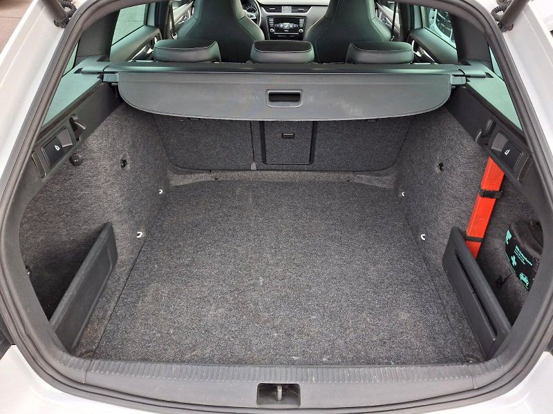 Škoda Octavia (2015) Combi RS DSG 2,0TDi 135kW - fotka 8 z 34