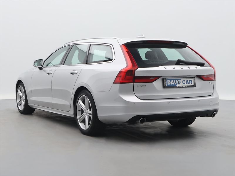 Volvo V90 2,0 T5 184kW Momentum CZ DPH - fotka 4 z 36