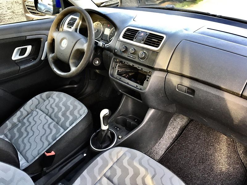 Škoda Fabia 1,2 HTP Ambiente Nová STK - fotka 18 z 22