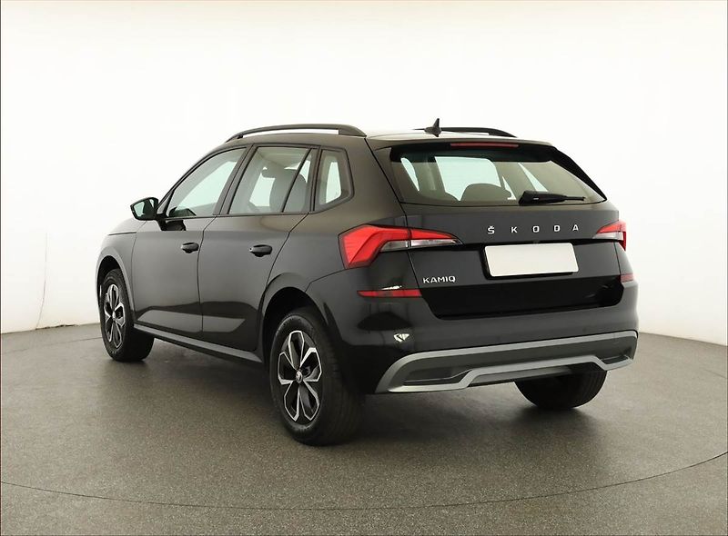 Škoda Kamiq (2023) Ambition Plus 1.0 TSI, ČR - fotka 4 z 19