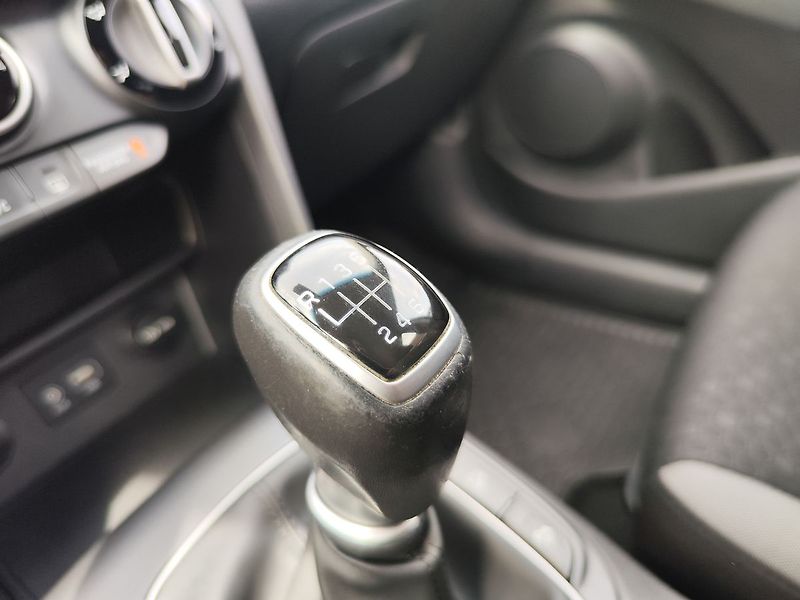 Hyundai Kona 1.0 T-GDI/88kW Comfort - fotka 18 z 27