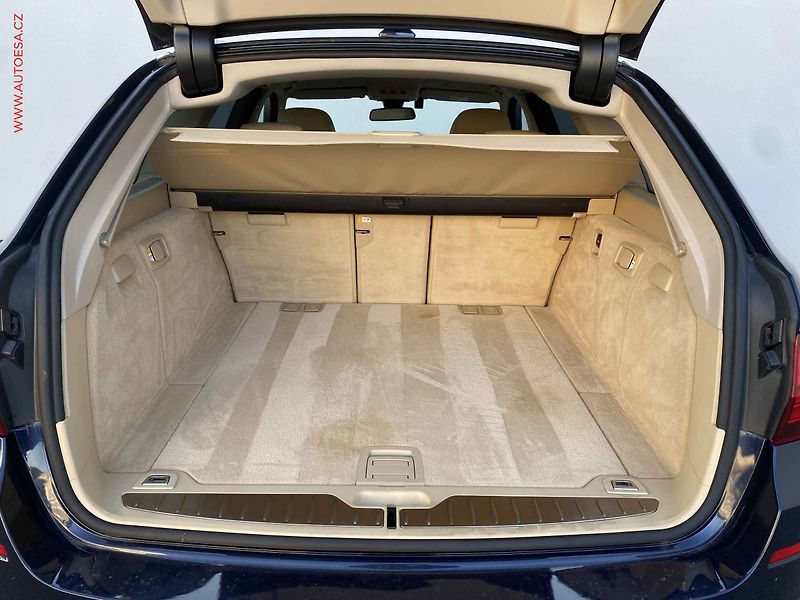 BMW Řada 5 (2013) 2.0i 528i xDrive, LuxuryLine - fotka 7 z 19