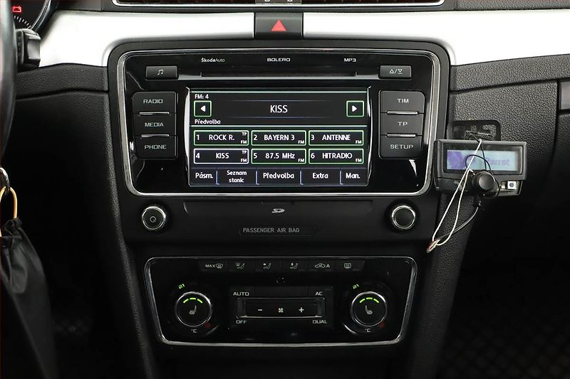 Škoda Superb (2010) 2.0 TDI, 4X4, nová STK - fotka 9 z 13