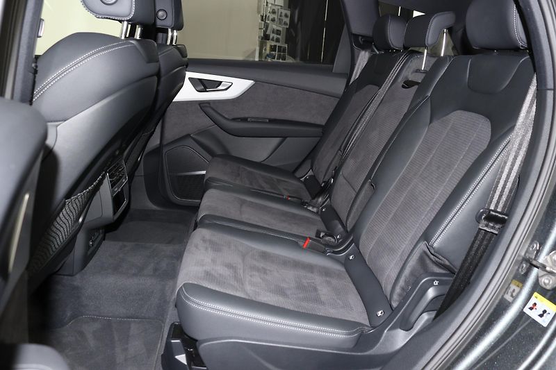 Audi Q7 S LINE 50 TDI QUATTRO - fotka 12 z 26