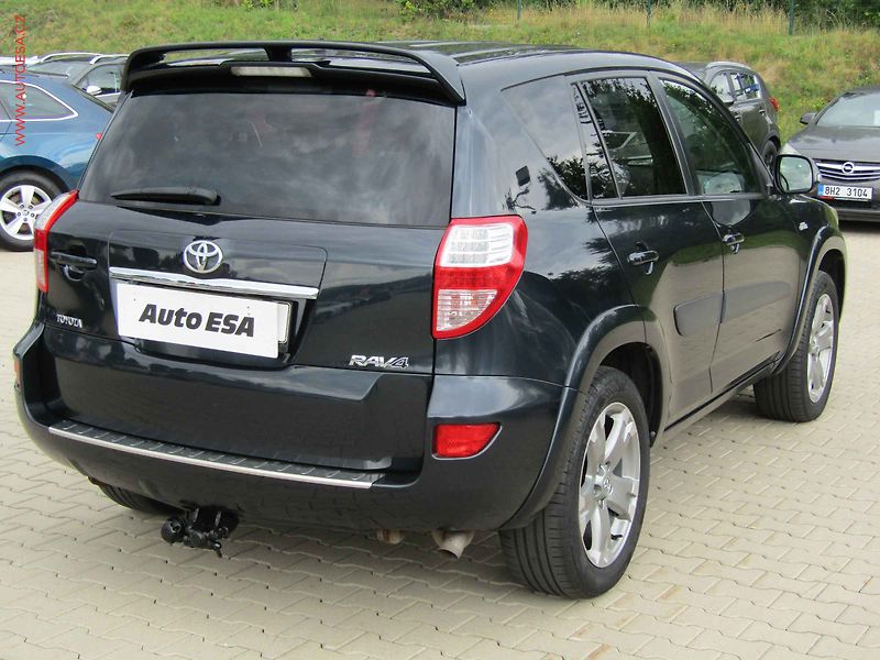 Toyota RAV4 (2011) 2.2D-CAT 4x4, AC - fotka 4 z 14