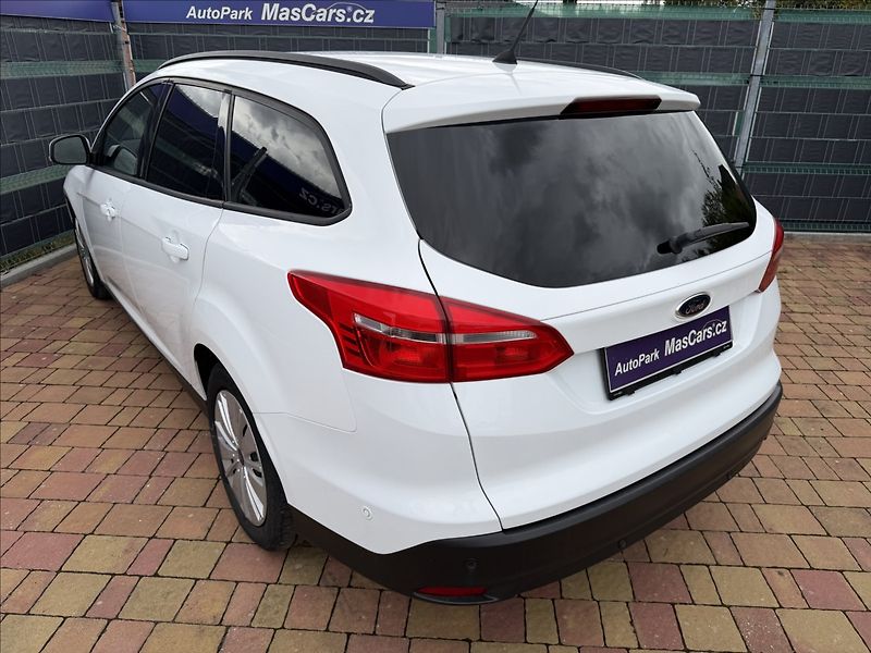 Ford Focus 1.5 TDCi Business - fotka 6 z 18