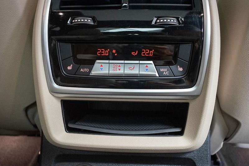 BMW X7 xD40d ///M*LASER*VZDUCH*HK*DPH - fotka 14 z 74