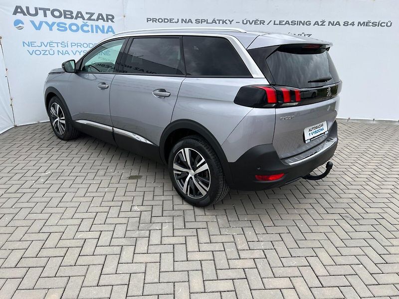Peugeot 5008 (2022) 1.2PT 96kW! Allure! Tažné! LED - fotka 6 z 42