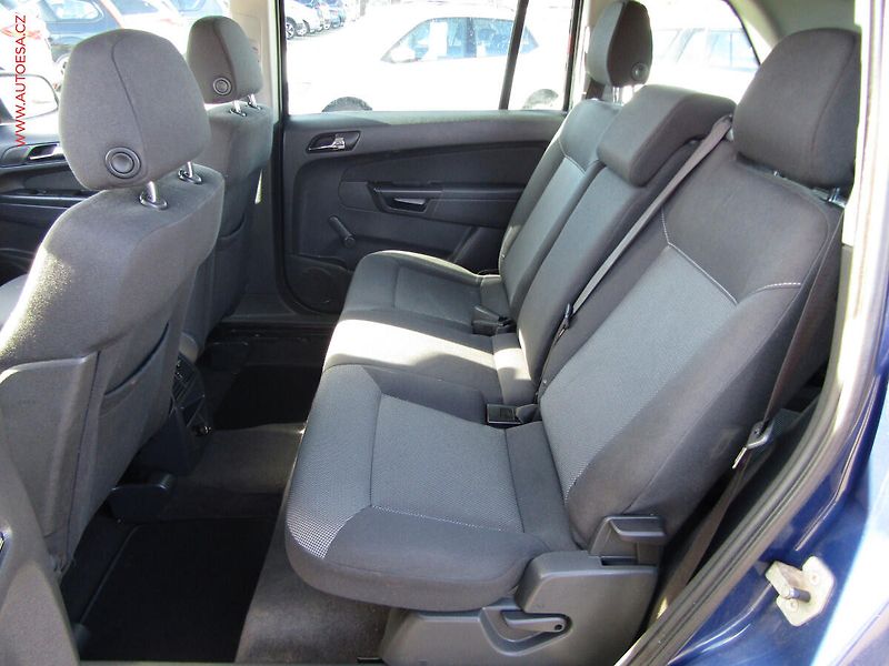 Opel Zafira (2011) 1.8 i, AC, temp - fotka 10 z 17