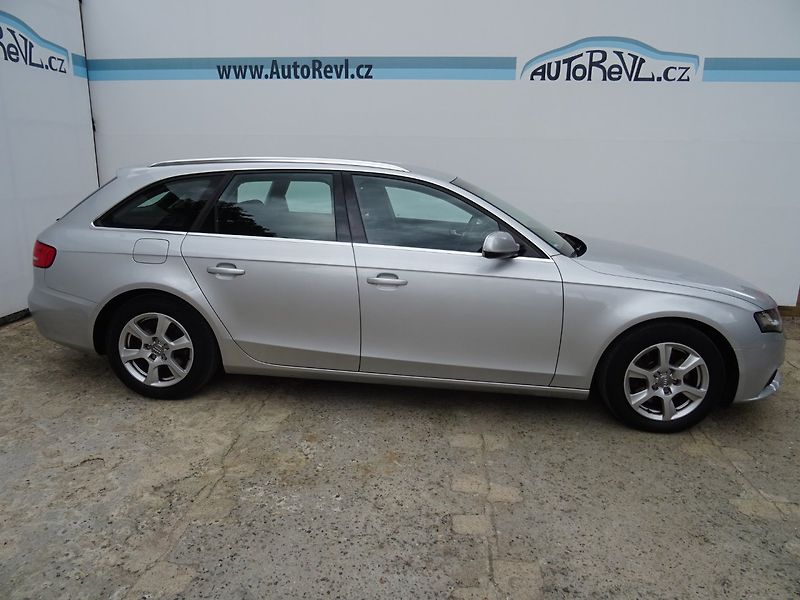 Audi A4 (2012) 2.0TDi,100kW,1maj,S.kniha,ALU - fotka 5 z 20