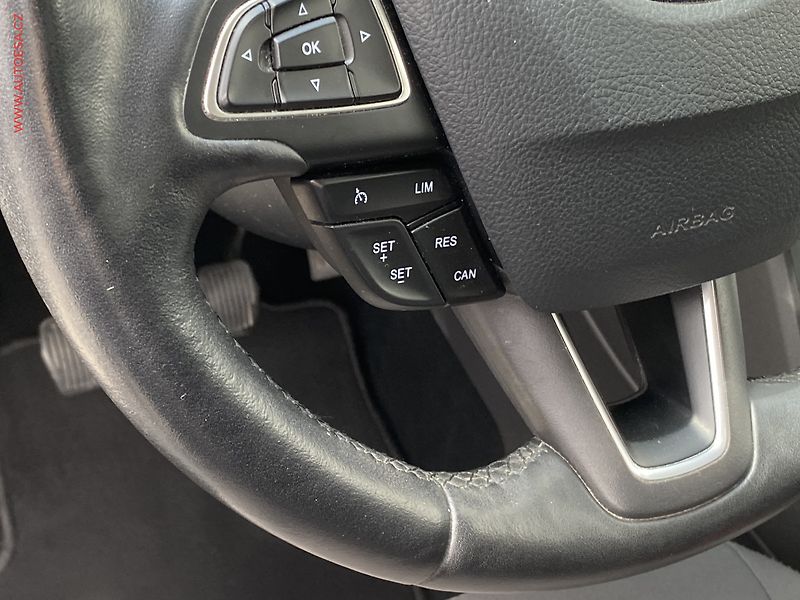 Ford Kuga (2017) 1.5 EB, AC, TZ, park.asist - fotka 13 z 17