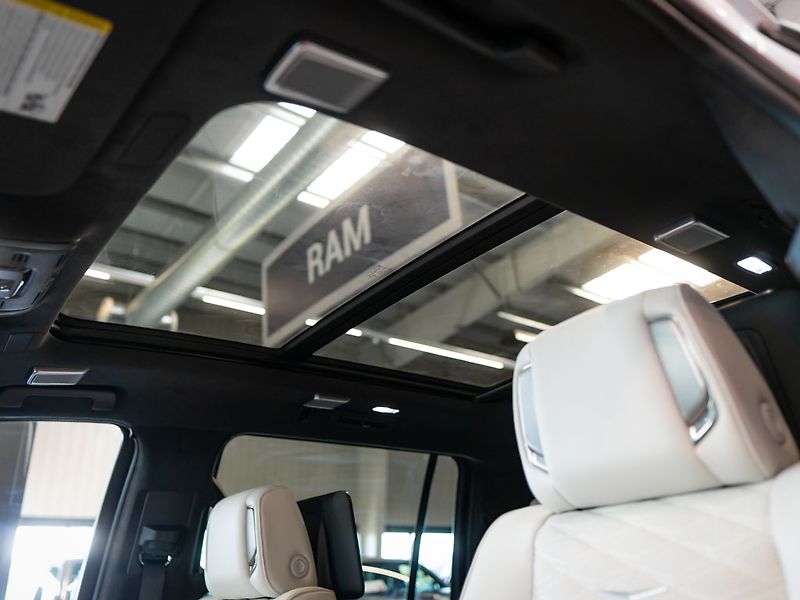 Cadillac Escalade (2026) 6.2 ESV Sport Platinum 2026 - fotka 39 z 50