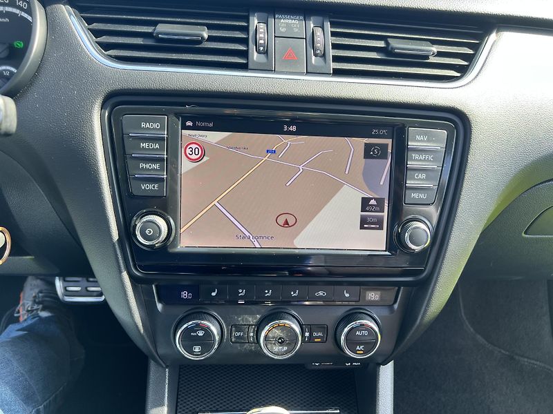 Škoda Octavia 2.0TDI 135KW,VRS,CHIP,TZ,NAVI - fotka 39 z 47