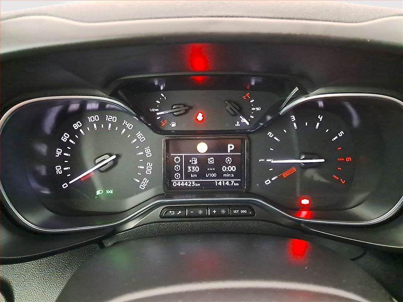 Citroën Berlingo (2020) Feel 1.2 PureTech, 5Míst, ČR - fotka 11 z 16