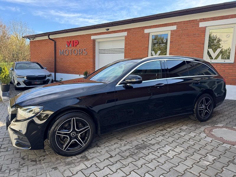 Mercedes-Benz Třídy E E220d-4M-AMG-ČR - fotka 2 z 28