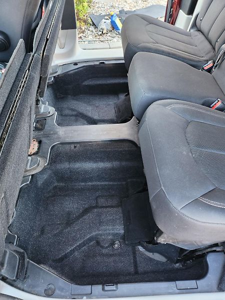Chrysler Pacifica (2018)  Touring L, 8 míst, LPG, TZ - fotka 20 z 38