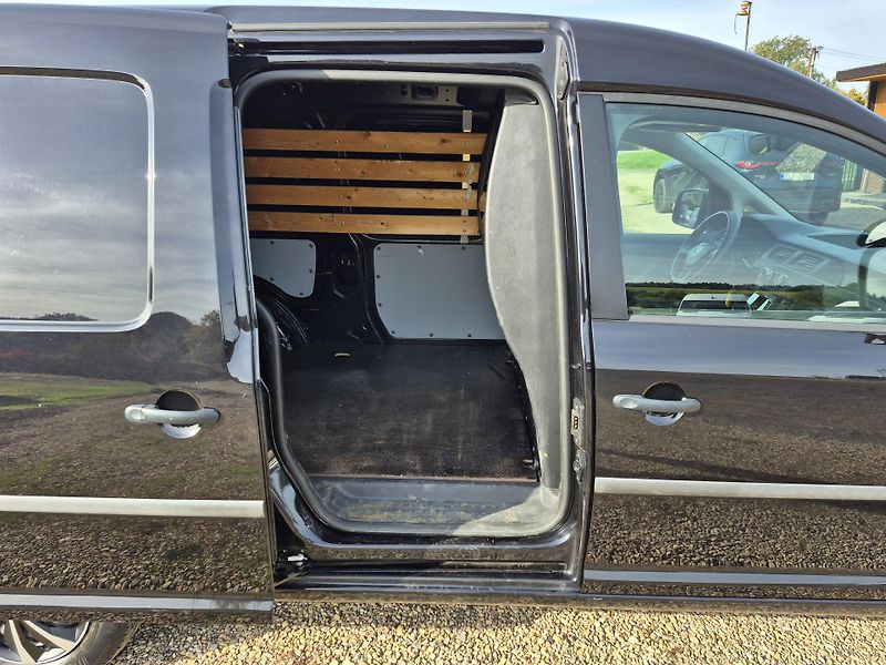Volkswagen Caddy (2018) 2.0Tdi Maxi po rozvodech - fotka 19 z 24