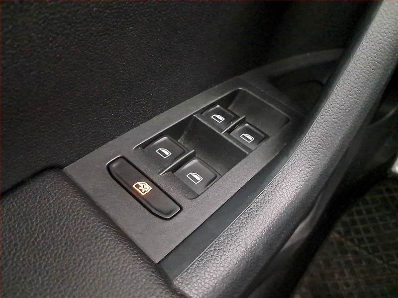 Škoda Octavia (2014) 2.0 TDI, 4X4, Navi, Xenony - fotka 18 z 20