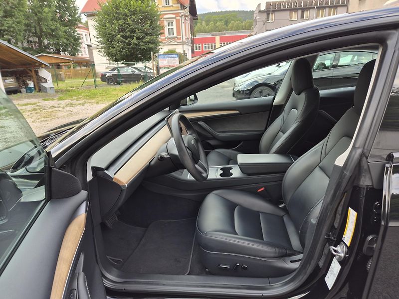 Tesla Model 3 STANDART RANGE 208kw SOH 94% - fotka 11 z 49