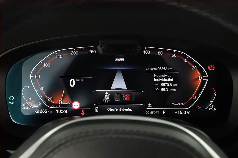 BMW Řada 5 (2023) 530d xDrive - fotka 8 z 20